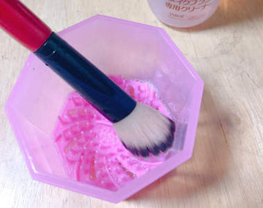 推特話題《大創化妝刷清潔組》洗淨晾乾一組搞定的超便利美妝小物★