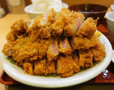 《豬排丼是用來喝的》豬排丼就跟店名一樣霸氣讓人吃飽飽