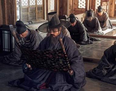 熔爐導演最新作《南漢山城》這次換李秉憲要救人了