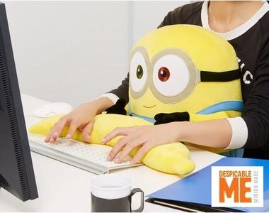 《小小兵電腦靠枕》可以靠在手腕上的是芭娜娜啊~~