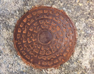 《可以吃的人孔蓋》完全再現道路光景的巧克力也適合情人節告白嗎w