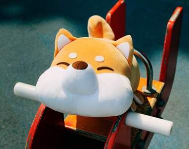 大人氣《超軟萌秋田犬玩偶》隨便你捏臉它都不會生氣唷XD