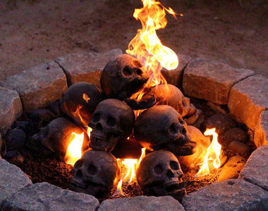 烤肉趴必備《骷髏頭造型木》今年中秋就買這款來烤肉吧XD