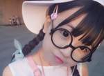 《童顏萌少女油貓餅》以為自己喜歡大姐姐但她的照片讓我... 《童顏萌少女油貓餅》以為自己喜歡大姐姐但她的照片讓我...