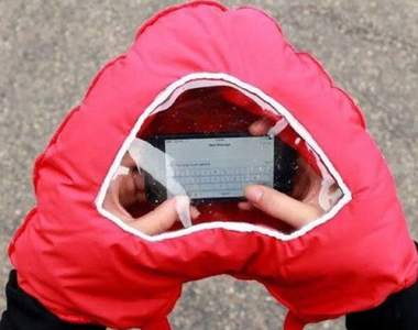 讓韓國網友大驚奇的《Tahka防寒手套》是說這個跟風是不是有點太lag?(欸)