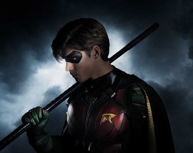 DC《少年泰坦》真人影集 大齡羅賓定裝照出爐