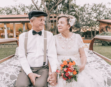 《結婚60年後第一次拍婚紗照》每對伴侶的人生目標。・゚・(ノД`)・゚・。