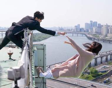 這些危險場景通通自己來《不用替身親自演出的場景》敬業程度讓人Hen佩服阿