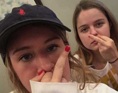 全球性《FUCK AJ+比中指風潮》一切都是始於一則劈腿簡訊......