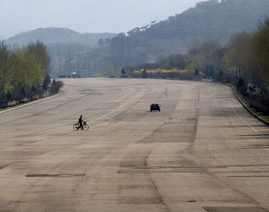 《北韓高速公路這～麼空》其實我比較驚訝北韓有高速公路......