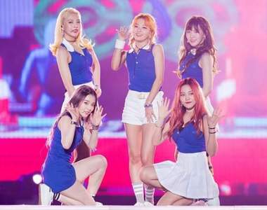 團魂大爆發《團員不在時的特殊拍照法》一個小動作就能溫暖人心