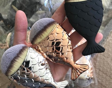 美妝《美人魚刷具》在一個吃貨的眼裡怎麼看都是《鯛魚燒刷具》啊...