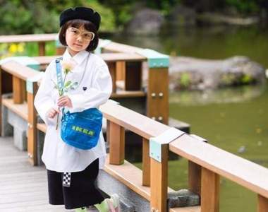 《原宿最強潮小妹》小小六歲就已經穿出一身時尚惹
