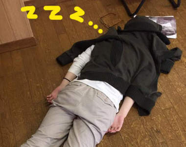 《女藝人的天使睡顏》覺得累的時候各種奇妙睡姿出現