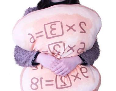 《哆拉A夢軟綿抱枕》HOBBY STOCK 3月推出超可愛的暖心周邊商品