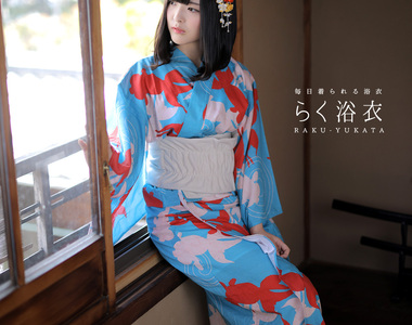 《輕便浴衣》只要簡單3個步驟就能輕易穿上