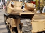 技術型宅宅《自製戰車參加動漫展》但是得先通過警察這一關…… 技術型宅宅《自製戰車參加動漫展》但是得先通過警察這一關……