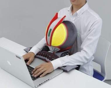 《假面騎士555娃娃x鍵盤靠枕組》車頭燈大頭撫慰螢幕前的孤單心靈