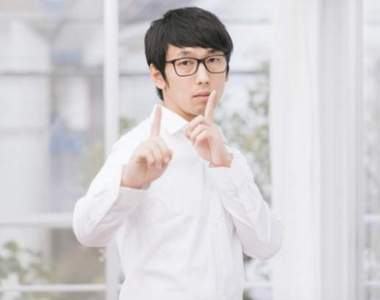 《十種男性常用的做作手段》為了受女性歡迎就得打腫臉充胖子裝一下