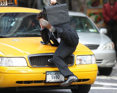 《老闆 我被你媽撞了》這是史上最離奇的請假理由嗎?