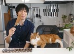 爆紅《磨亮100元鏽刀》舒壓影片 其實根本就是來曬貓的吧(指) 爆紅《磨亮100元鏽刀》舒壓影片 其實根本就是來曬貓的吧(指)