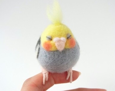 《鳥兒羊毛氈》不管是停在肩膀上還是帽子上都一起散步去吧