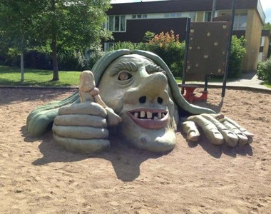 《恐怖兒童遊樂場》大人小孩都會被嚇壞吧 Σ(ﾟДﾟ;）