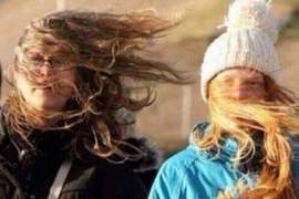 《只有女生才懂的無奈》只要上唇蜜就一定有陣風吹來......