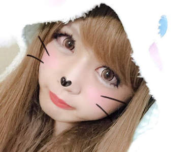 《哥哥借妹妹衣服扮女裝的結果》意外發現妹妹藏在衣櫃裡的秘密ww