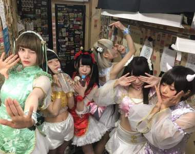 《地下偶像舉辦擁抱會的結果》只要100日圓就可以抱抱的見面活動但沒想到......