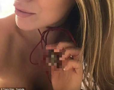 喝完精液奶昔又創奇舉《把陰唇割下來當項鍊戴》是自己的項鍊自己做的概念嗎......