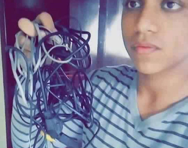 《搞笑分手比喻雙關》這裡有這麼多條線,就是無法將我倆結合在一起