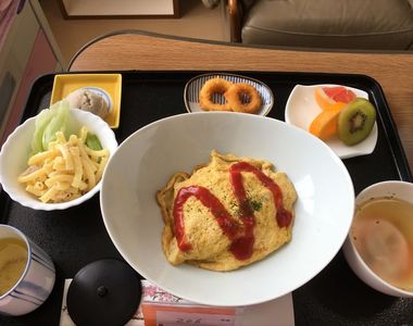 《日本孕婦產後餐點傳到國外》老外（男）表示好想去日本生孩子