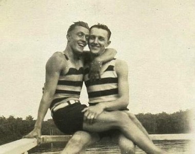 《百年以前的男男照》到底是好感情還是好基情呢?