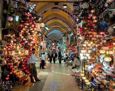 超美的伊斯坦堡《大巴扎 琉璃燈集市》充滿色彩的商店人覺得超夢幻