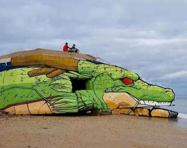 《海上碉堡變神龍》七龍珠街頭藝人粉在海灘上的創作碉堡了