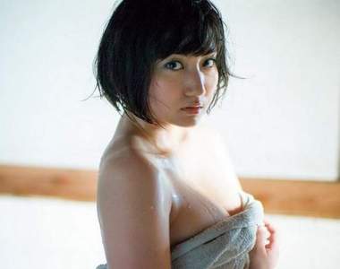 《短髮下的極上美乳》2017年紗綾豐滿的寫真殺到