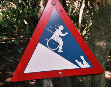 《幽默動物園告示》仔細想想這些警告背後的由來...（抖）