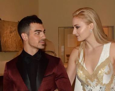 《蘇菲透納與男友訂婚❤》冰與火之歌近期第二度傳好消息～