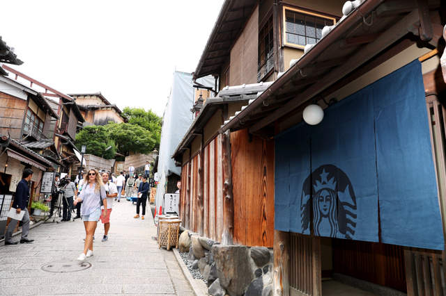 日本 京都和風星巴克 開張啦 滿滿古都風的星巴克就在清水寺附近喔