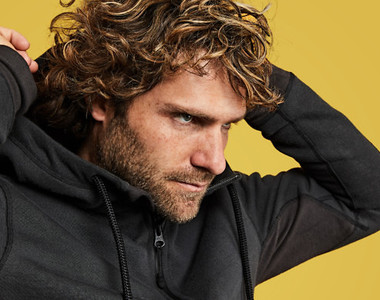 穿一輩子《百年帽T》要打要磨要摔要燒都絕對不會破的鐵布衫