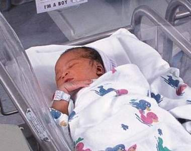 堪稱八點檔劇情《抱錯60年的孩子》原本含金湯匙出生的孩子變成......