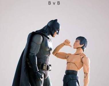 《蝙蝠俠vs李小龍》日本模型拍攝玩家的有趣作品