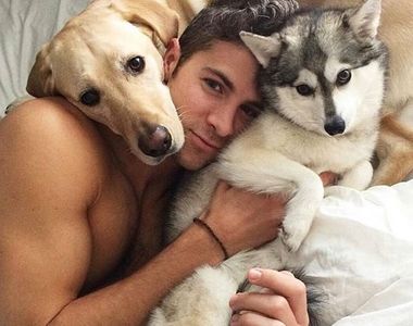 超養眼《型男與汪星人》如此美好的畫面～不可以只有我看到⁄(⁄ ⁄•⁄ω⁄•⁄ ⁄)⁄