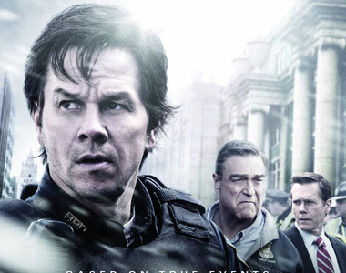 馬克華柏格《愛國者行動》在電影院裡體會恐怖攻擊現場的驚恐