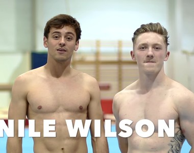 英國《跳水／體操雙帥展現健美肉體》鍛鍊時光著上身就對了