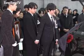 真的要把你送到另一個世界了...《鐘鉉今早舉行出殯儀式》SHINee團員擔任喪主