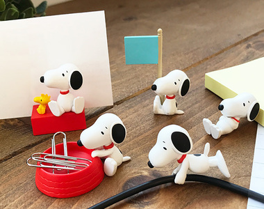 轉蛋《史努比桌上小物》這樣的療癒小物直接買一套來用啊