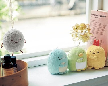 超可愛的《角落生物除臭除濕娃娃》應該多加一個療癒效果啊～