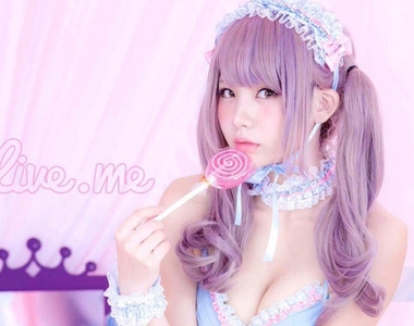 日本性感coser《えなこ推出真人抱枕》估計買來第一天就會弄髒惹